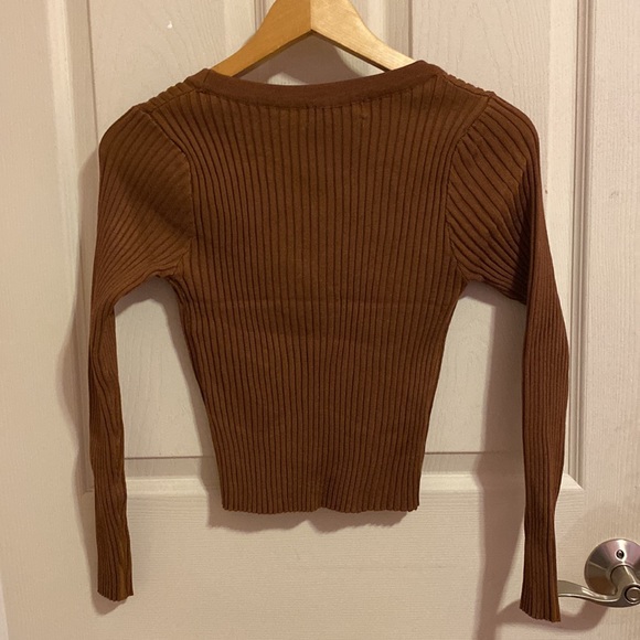 Korean button down crop cardigan - Picture 2 of 2